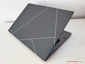 Análise do Asus Zenbook S 13 OLED 2023 - O ultrabook OLED mais fino do mundo tem problemas com fãs irritantes
