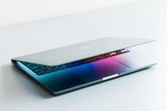 As evidências sobre o primeiro MacBook com tela sensível ao toque estão aumentando.