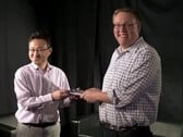 Shuhei Yoshida fazia parte da dupla que, em 2013, ironizou a Xbox por restringir o compartilhamento de jogos no Xbox One.