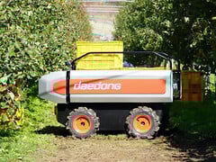 Este robô agrícola RT100 usa baterias Tesla recicladas. (Fonte da imagem: Daedong)