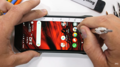 A Kyocera Duraforce Ultra. (Fonte: YouTube)