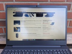 Lenovo V15-ADA - Uso ao ar livre