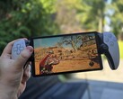 O PlayStation Portal é o único computador de mão da atual linha PlayStation da Sony, mas ele não reproduz jogos nativamente. (Fonte da imagem: Unsplash, editado)