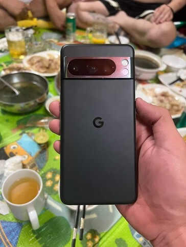 Traseira do Google Pixel 8 Pro (fonte da imagem: Facebook)