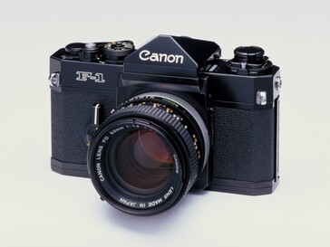 A Canon F-1 foi a principal câmera reflex de lente única da década de 1970 e se tornou uma das favoritas entre os fotógrafos analógicos amadores devido à sua excelente qualidade de construção e boa aparência. (Fonte da imagem: The Canon Camera Museum)