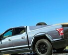 O Cybertruck já brincou de se vestir como uma F-150 (imagem: Greggertruck)