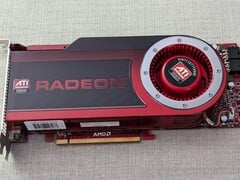 Uma imagem da GPU ATI Radeon HD 4870