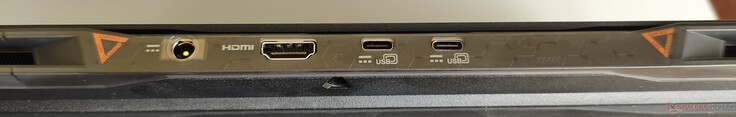 Traseira: Entrada CC, HDMI, USB-C 4 (incl. PD), USB-C 3.1 Gen2 (incl. PD)