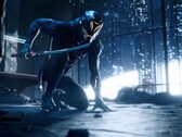 Personagem de Ghostrunner segurando uma espada em um arranha-céu