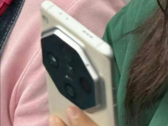 O compartimento da câmera do Oppo Find X7 Pro parece ser colossal (imagem via Weibo)