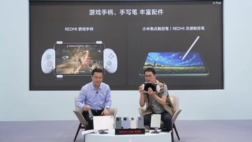 O Redmi Game Controller é um dos dois acessórios para o Redmi K Pad mostrados durante a transmissão ao vivo. (Fonte da imagem: Redmi)
