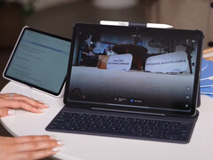 O Redmi Pad 2 Pro com seu acessório de teclado destacável e a Redmi Smart Pen. (Fonte da imagem: Xiaomi)