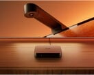 Philips Hue Play Screen Sync com câmera olho de peixe (parte superior) e Play HDMI sync box 4K (parte inferior).