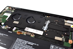 ThinkPad Z13: Sistema de resfriamento com dois pequenos ventiladores