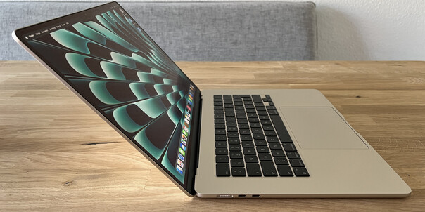O gabinete durável da maioria dos MacBooks facilita a venda por um bom dinheiro, se necessário (Fonte da imagem: Notebookcheck - editado)