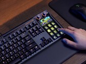 O Corsair Galleon 100 SD combina um teclado mecânico de tamanho normal e o Stream Deck em um pacote voltado para streamers e jogadores. (Fonte da imagem: Corsair)