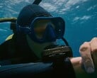 O Descent X30 da Garmin (na foto) já está disponível. (Fonte da imagem: Garmin)