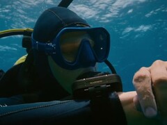 O Descent X30 da Garmin (na foto) já está disponível. (Fonte da imagem: Garmin)