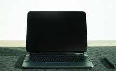 O Khadas Mind Go é um dispositivo de produtividade muito versátil que pode substituir um tablet, um laptop e um desktop