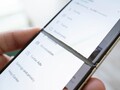 A tela de vidro fino e dobrável da Samsung Galaxy Z Flip 3 pode aparentemente ainda quebrar sem razão aparente (Imagem: 9to5google)