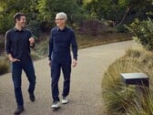 O CEO da Apple, Tim Cook, e seu sucessor, John Ternus.