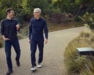 O CEO da Apple, Tim Cook, e seu sucessor, John Ternus.