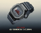 A edição Casio G-Shock GM-5600 'Space Age' tem um gráfico vermelho do Edifício Temático no Aeroporto Internacional de Los Angeles. (Fonte da imagem: C2H4)