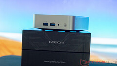 O Geekom AE7 será supostamente uma variante diferente do mini PC A7 já disponível (Fonte da imagem: Notebookcheck)
