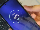Espera-se que a Motorola Razr 3 apresente câmeras de alta resolução, incluindo um sensor frontal de 32 MP. (Fonte de imagem: @evleaks)