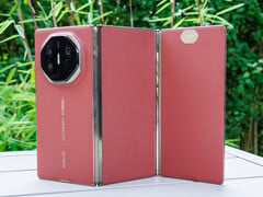 Uma patente recém-divulgada dá uma ideia de como poderá ser o sucessor do Huawei Mate XT Ultimate Design (na foto).