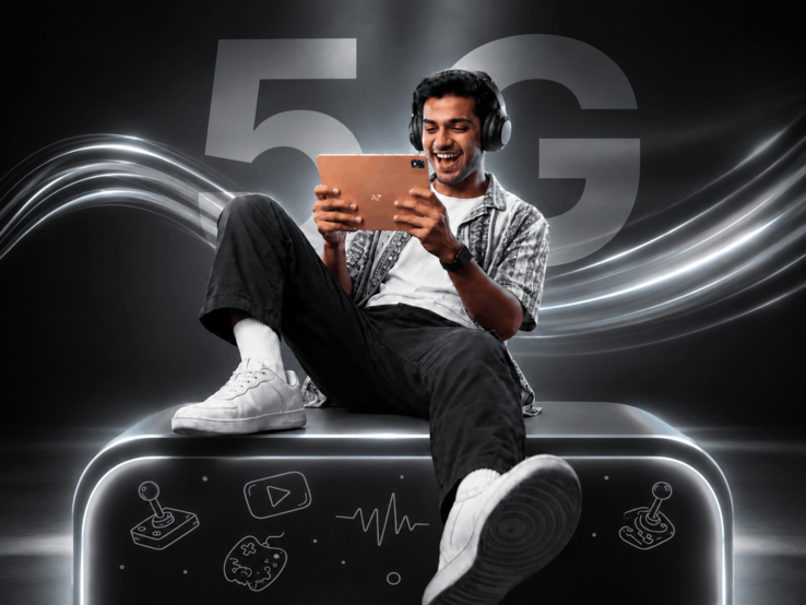 A Ai+ apresenta o tablet NovaTab em uma imagem promocional com foco no estilo de vida