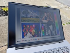 Ao ar livre, com céu nublado