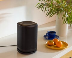 O sistema segue o modelo da Sonos, utilizando uma única aplicação para agrupar divisões, criar pares estéreo, ajustar automaticamente o som à divisão e configurar sistemas surround com barras de som.