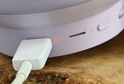 Fones de ouvido Vivo com LED de carregamento
