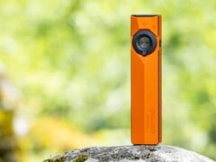 A lanterna Olight ArkPro Ultra chega em uma nova cor: laranja âmbar.