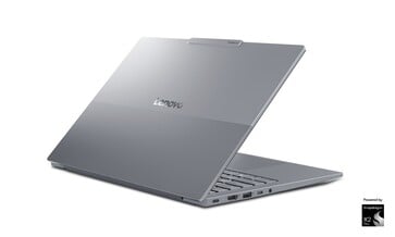 Portas do ThinkBook 14 Gen 9 no lado esquerdo.