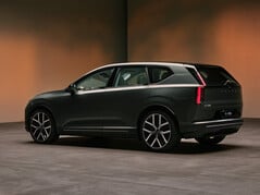 Design traseiro impressionante: o Volvo EX60 totalmente elétrico é um verdadeiro lobo em pele de cordeiro, oferecendo 680 hp em sua versão P12 AWD, topo de linha.