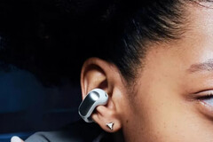Os Open Ear Clips TWS apresentam um dos designs mais incomuns da Bose. (Fonte da imagem: MySmartPrice)