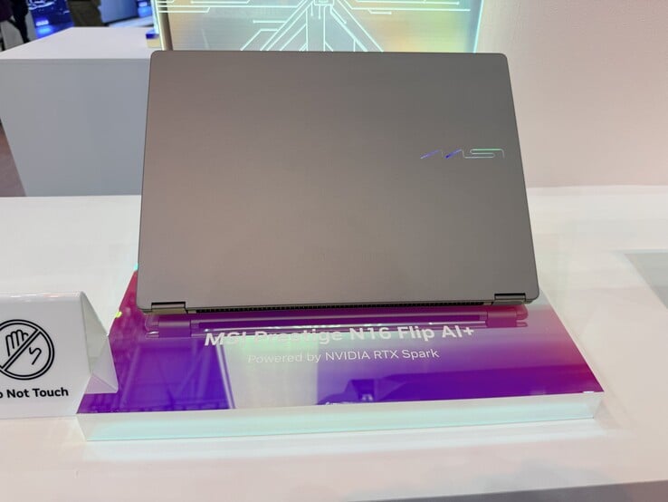 O Prestige N16 Flip AI+ 2 em 1 da MSI, conforme mostrado na Computex.
