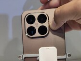 Este parece ser um dos celulares Xiaomi 15T. (Fonte da imagem: Gadgetsdata)