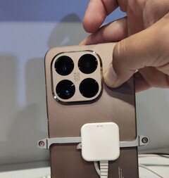 Este parece ser um dos celulares Xiaomi 15T. (Fonte da imagem: Gadgetsdata)