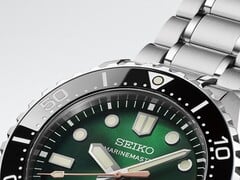 Close-up do Seiko Marinemaster HBF003J1 mostrando o seu mostrador verde com acabamento sunburst,