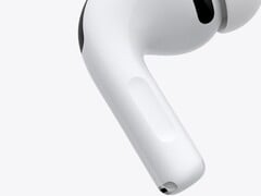 Diz-se que os próximos fones de ouvido AirPods Pro trarão uma atualização na câmera em relação aos AirPods Pro 3 mostrados aqui.