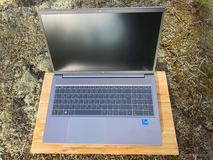 HP ZBook Power 15 G8 com durabilidade MIL STD-810H