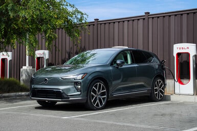 A partir do quarto trimestre de 2026, os motoristas de modelos Volvo totalmente elétricos, como o compacto EX30, poderão usar mais de 20.000 Superchargers da Tesla em toda a Europa diretamente por meio do aplicativo para smartphone da própria Volvo