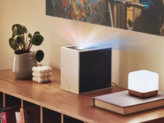 O projetor CineBeam S da LG (foto) já pode ser pré-encomendado em alguns países. (Fonte da imagem: LG)