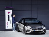 A Mercedes-Benz anunciou um novo sistema tarifário simplificado para seu esquema Mercedes me Charge. (Fonte da imagem: Mercedes-Benz)