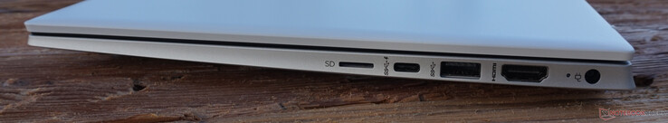 microSD, USB-C (Power Delivery, DP 1.4, 10 Gbit/s), USB 3.2 Gen1, HDMI 2.0, fonte de alimentação