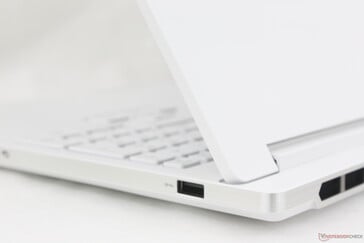 O design traseiro saliente aumenta o peso e o volume, mas melhora o potencial de resfriamento