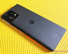 Até o momento, a Motorola lançou apenas um smartphone com Snapdragon 8 Gen 2, embora com três nomes. Foto do Edge 40 Pro. (Fonte da imagem: Notebookcheck)